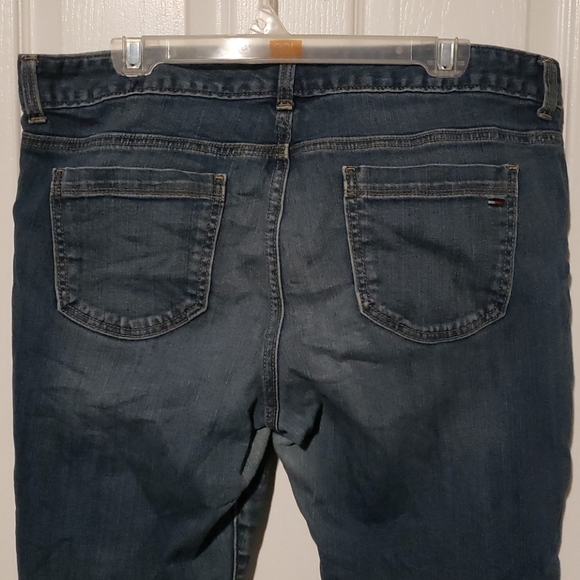 2/$15🦇 Tommy Hilfiger jeans - Picture 4 of 6